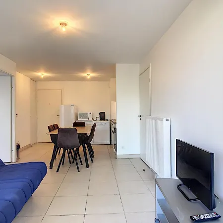 Appartement Spacieux T2 Avec Terrasse, Parking Privé, à 2 Min De La ! - Fr-1-715-24