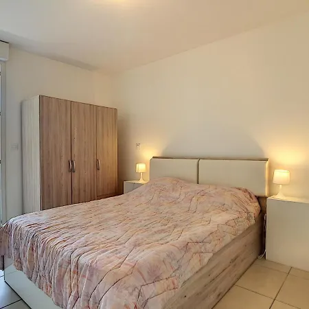 Spacieux T2 Avec Terrasse, Parking Privé, à 2 Min De La ! - Fr-1-715-24 Appartement *