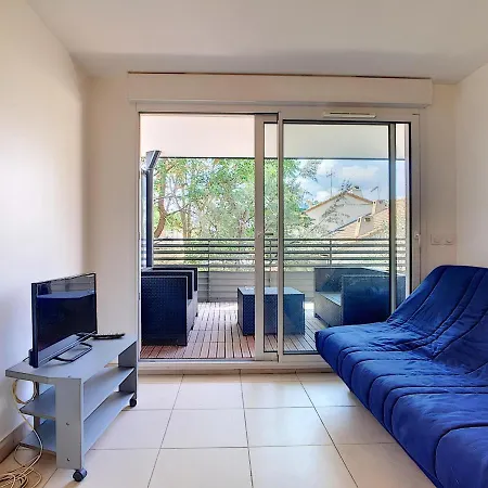 Spacieux T2 Avec Terrasse, Parking Privé, à 2 Min De La ! - Fr-1-715-24 Apartamento