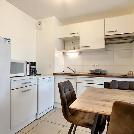 Spacieux T2 Avec Terrasse, Parking Privé, à 2 Min De La ! - Fr-1-715-24 Apartamento *